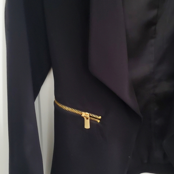 H&M black blazer, US 4 - Picture 2 of 3